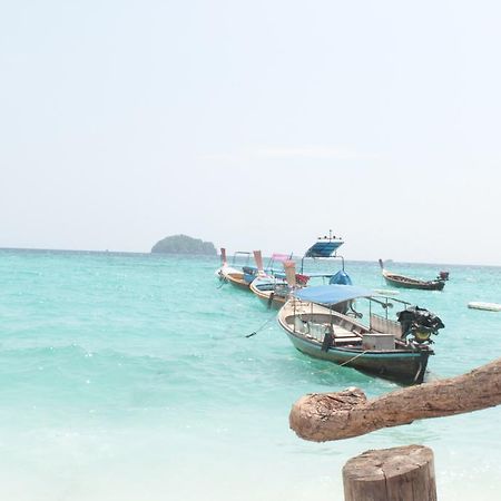 Captain Yut'S Bangalows Koh Lipe Exteriör bild